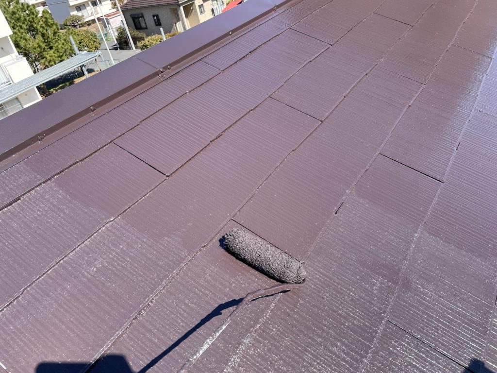 屋根上塗り2回目。