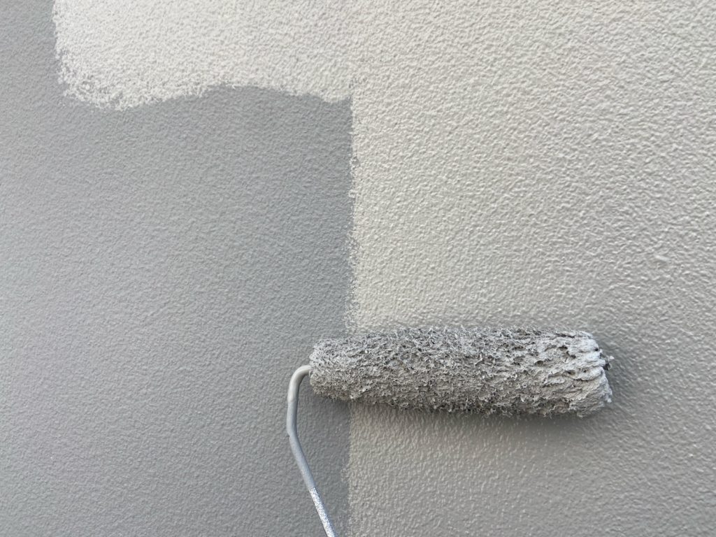外壁上塗り二回目。