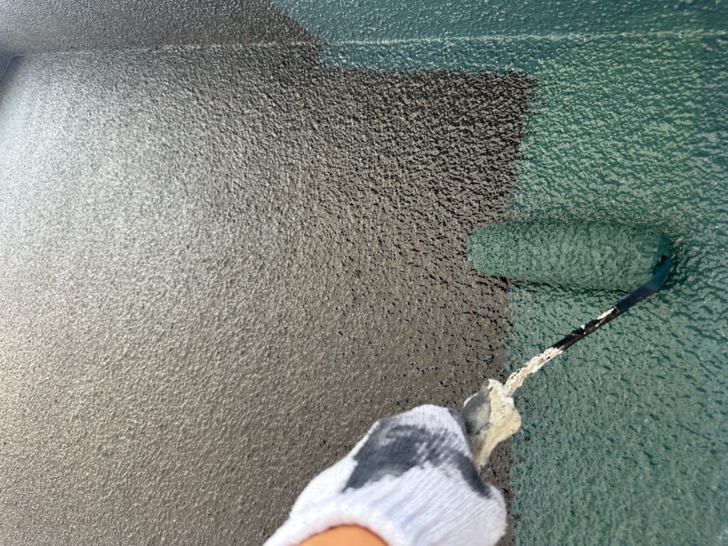 外壁上塗り二回目。