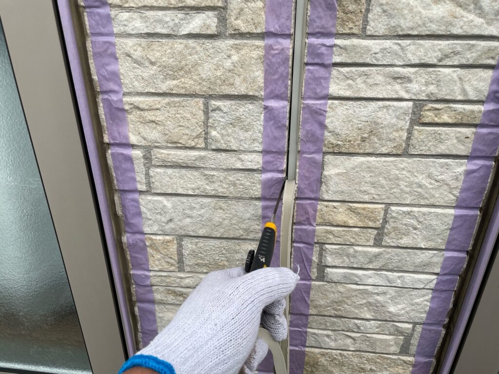 外壁コーキング撤去。