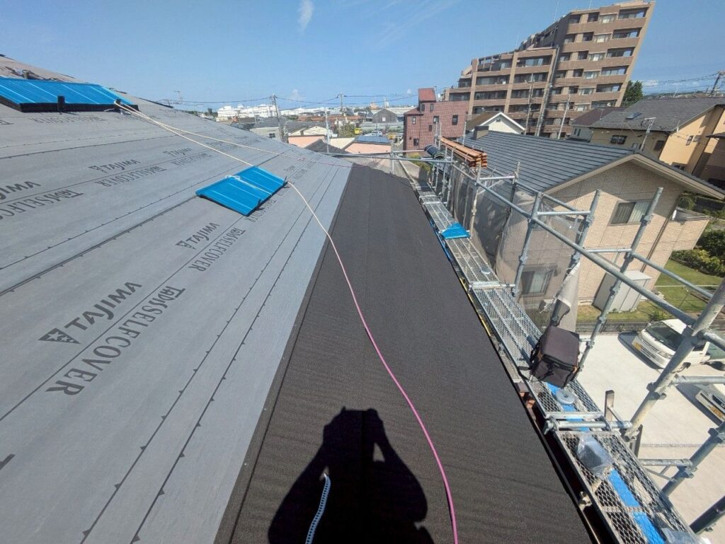 屋根本体工事。