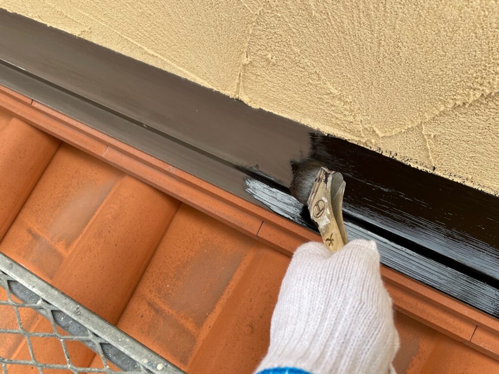 雨押え下塗り。