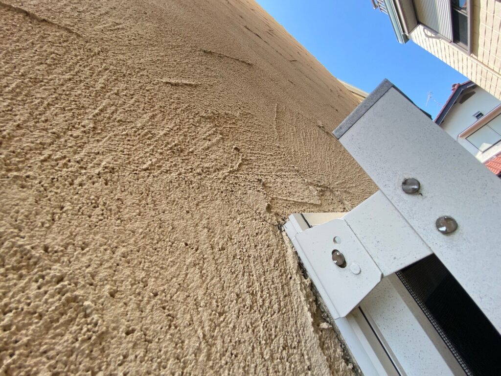 外壁クラックが発生しています。