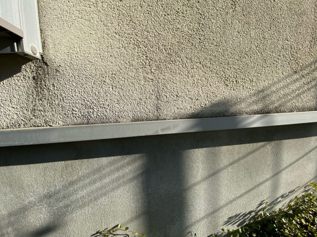 外壁クラックが発生しています。