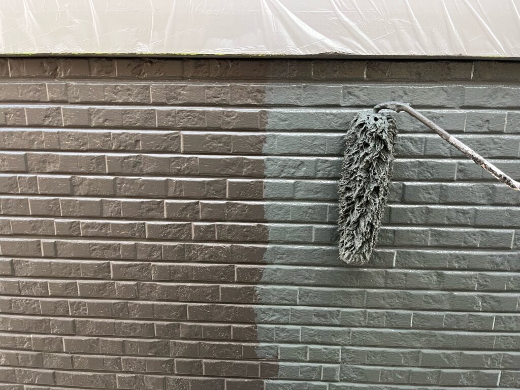 外壁上塗り二回目。