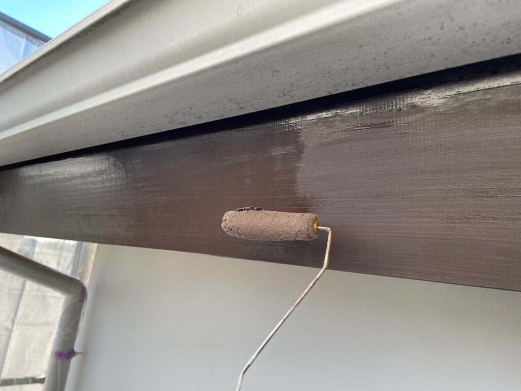 破風上塗り二回目。