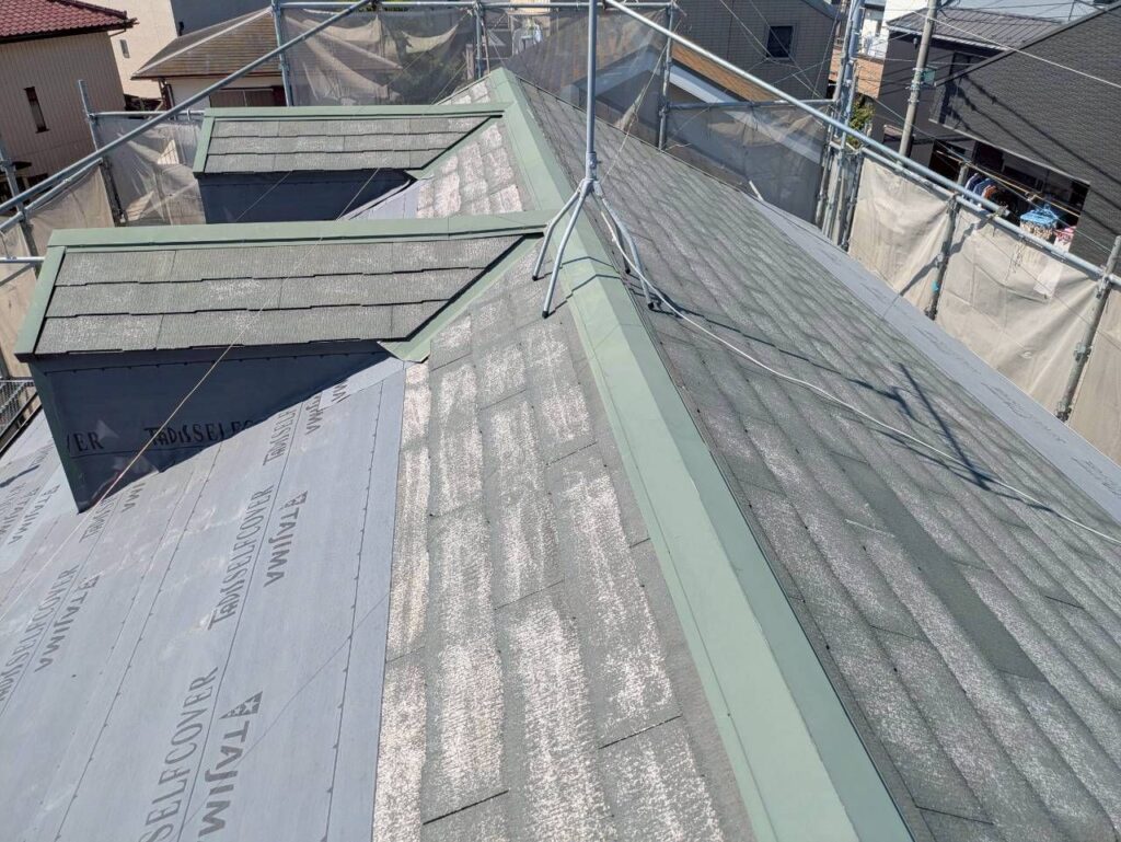 屋根ルーフィング施工。