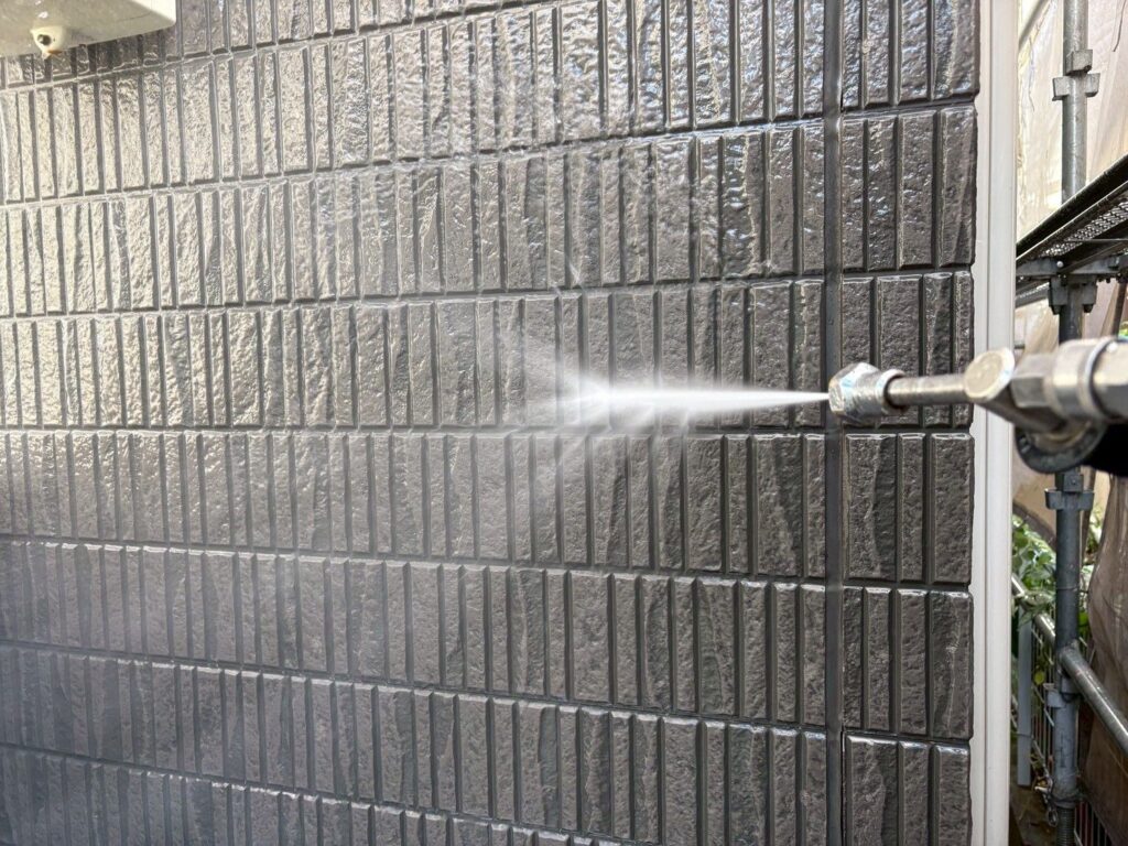 外壁高圧洗浄。